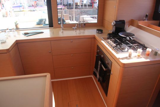 Dufour-Catamaran 48