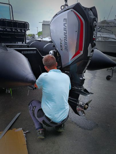 Zeppelin 21 VPRO avec 150 ch Evinrude