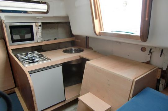 Refit Centurion 32