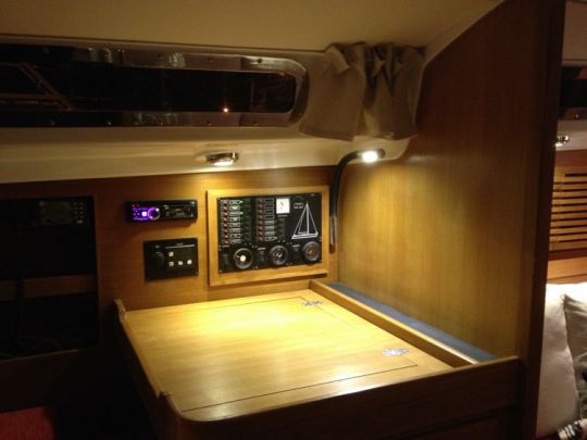 Refit Centurion 32