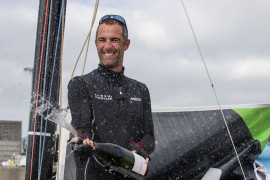 Armel le Cléac'h fête sa victoire © Alexis Courcoux