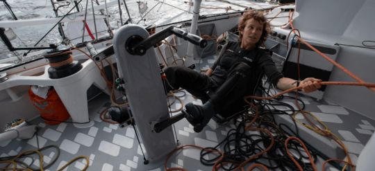 Le pédalier installé dans le cockpit de MACSF