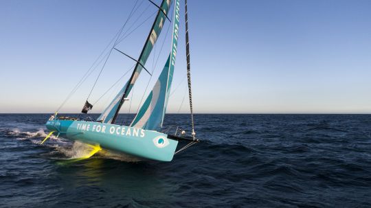 Des foils ont été ajoutés sur cette puissante carène
