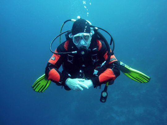En plongée sous-marine, l'alcool présente des dangers immédiats