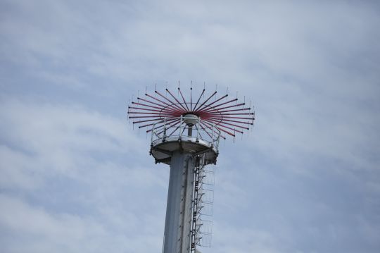 Le champ d'antennes du radiogoniomètre du CROSS de Jobourg
