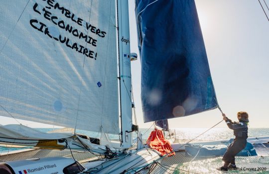 Gennaker du trimaran Use It Agin - © Pol Corvez