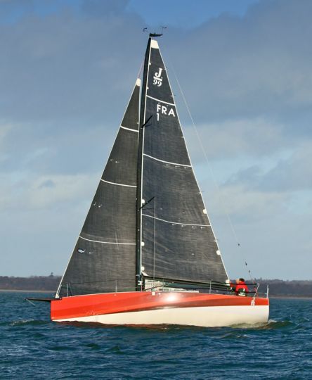 J99 avec le mât AG+ Spars