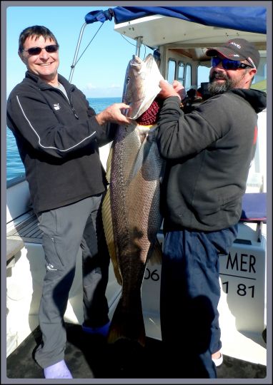 Stage de pêche en mer sur Ecume de ré - record - maigre 141cm - © Jérôme Rabin