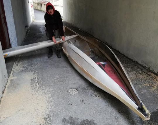 Des kayaks pour constituer un abri