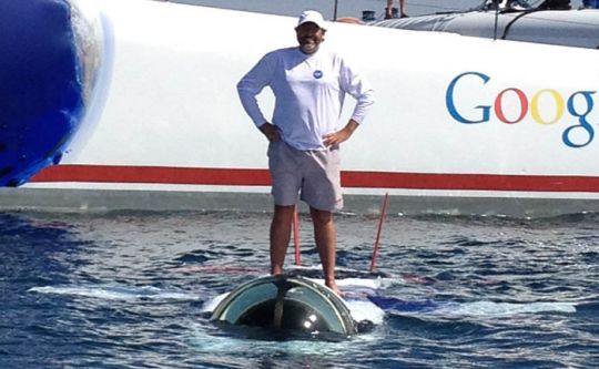 Chris Welsh devant Cheyenne sur un de ses sous-marins
