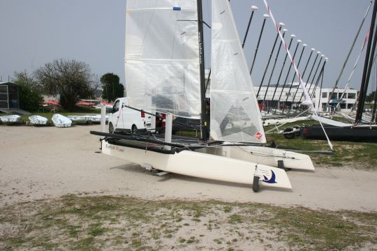 Befoil 16 Sport gréé avec ses échelles de rappel