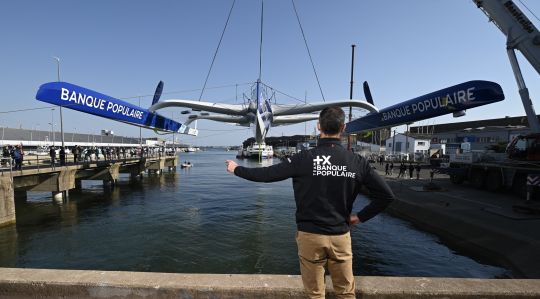 Mise à l'eau du Maxi Trimaran Banque Populaire XI © Easy Ride / BPCE