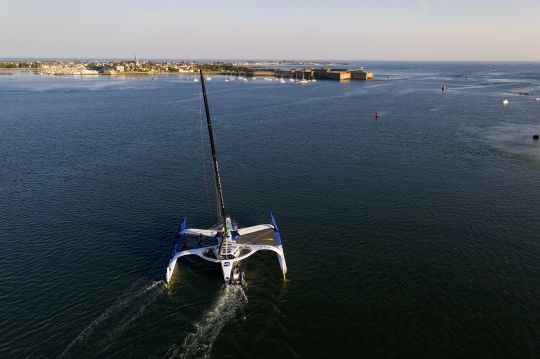 Mise à l'eau du Maxi Trimaran Banque Populaire XI © Easy Ride / BPCE