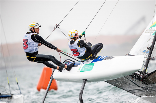 Les équipiers au trapèze © Sailing Energy