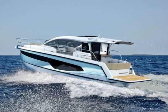 Sealine C335