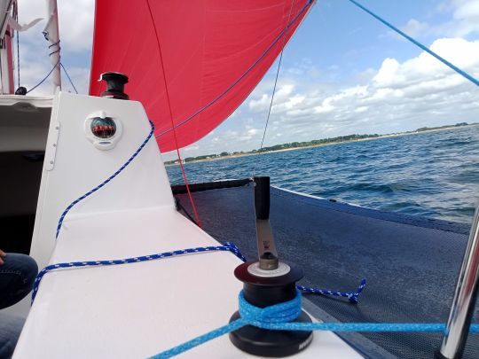 Le gennaker semble une option incontournable sur un tel bateau