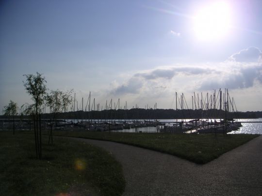 Le port de Nemours, sur le lac du Der