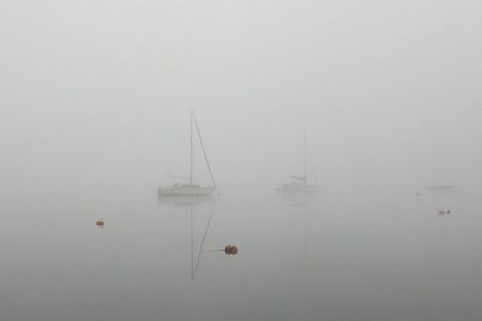 Le First 18 émerge dans la brume le jour de l'achat