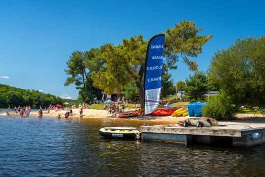 Une offre large d'activités, signature du lac de Guerlédan (Photo : M.RIVRIN/OT Bretagne centre)