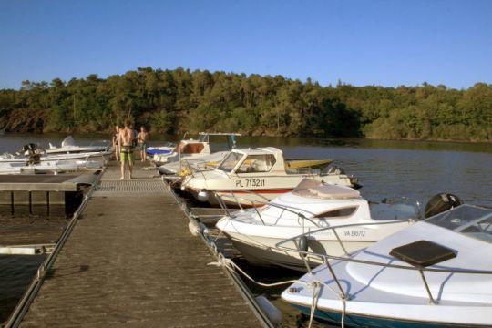 Les pontons de la zone de Beaurivage (Photo : A. LE PRIELLEC)