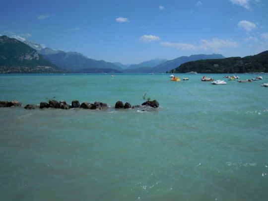 Savoie ou Caraïbes ? Perspective depuis le Paquier d'Annecy