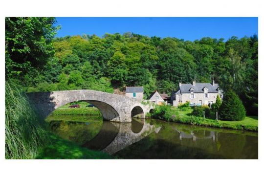 Le pont de Léhon, sur le canal d'Ille et Rance (Photo : Emmanuel Berthier)