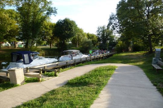 La halte sur la Chalaronne, à Thoissey