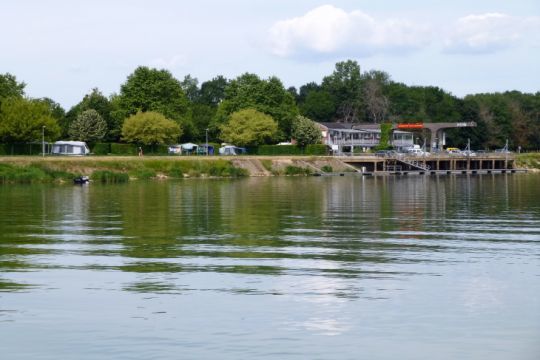 La halte et la guinguette de Gergy