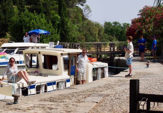 Le boum du tourisme fluvial a redonné vie aux canaux (Canal du Midi)