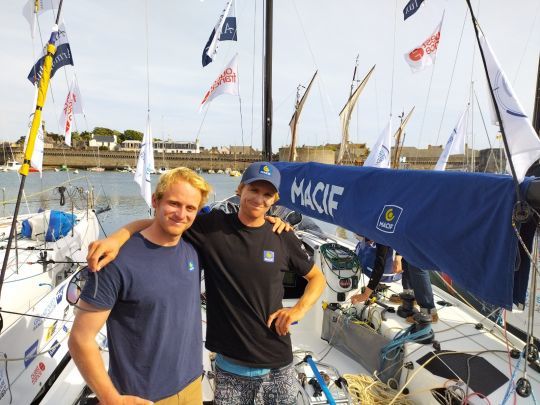 Erwan Le Draoulec et Loïs Berrehar (de gauche à droite), skippers Macif 2020 et 2022