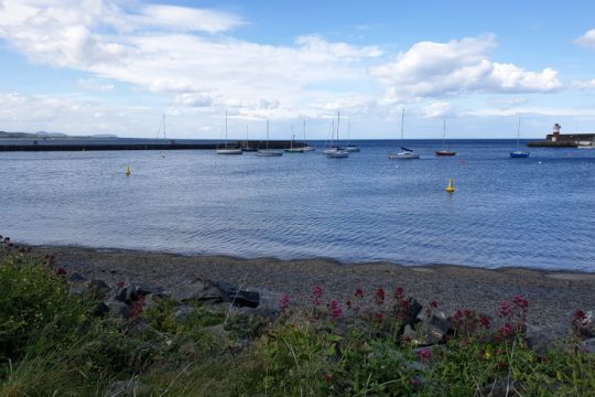 La zone de baignade dans le port de Wicklow, Irlande