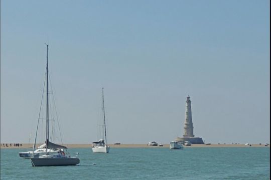 Le phare de Cordouan à l'embouchure de la Gironde © Sylas