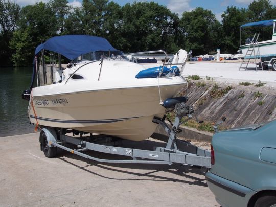 Préparez le bateau avant de vous engager sur la cale