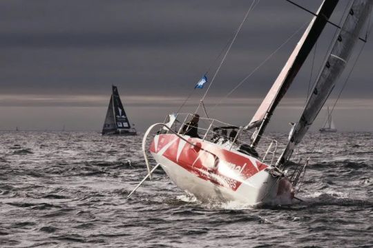 Frédéric Duthil et son Figaro 3 à l'arrivée à Port La Forêt(Crédits photo : Arnaud Pilpré)