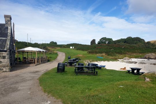 Le restaurant au bord de la plage à Ardminish