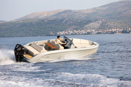 Bain de soleil multi-positions dans le cockpit 