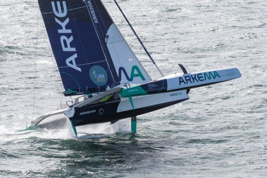 Le trimaran Arkema, conçu et construit par l'équipe de Lalou Roucayrol © Vincent Olivaud / Arkema Sport 