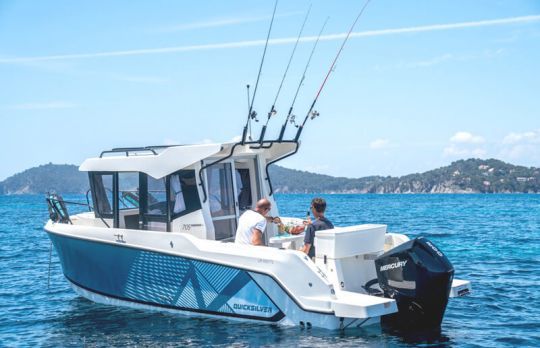 Quicksilver705 Pilothouse