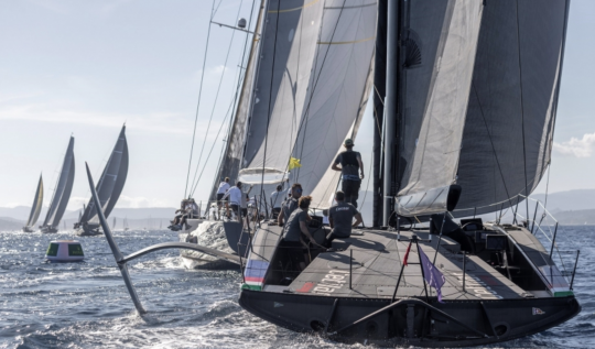 Des foils sur un Maxi © Gilles Martin-Raget / Les Voiles de Saint-Tropez 2022