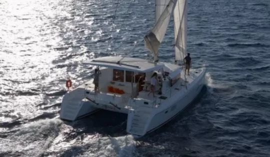 Le Lagoon 420 hybride