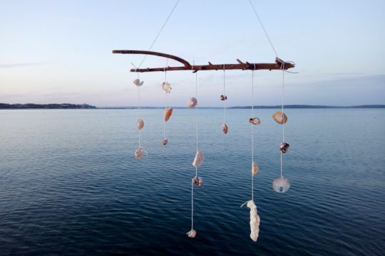 Un mobile de coquillages facile à fabriquer