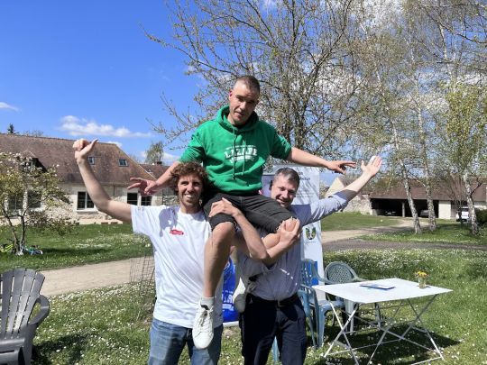 Tanguy le Turquais, Guillaume (coloc Lazare), Pierre Maillard (PDG de Hellio) © Hellio x Lazare