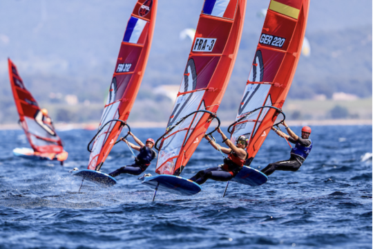 Course d'iQFOiL masculin @ Sailing Energy