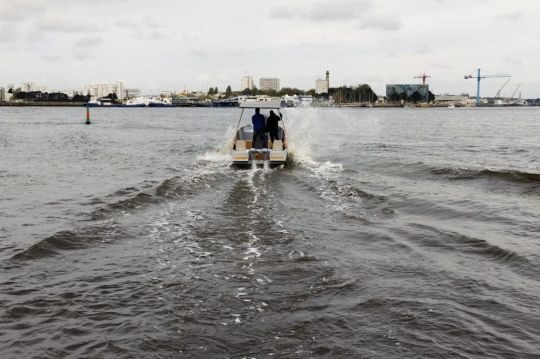 Il faut provoquer les vagues dans la rade de Lorient