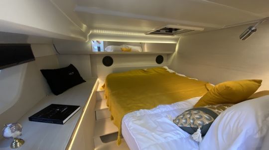 Cabine double du Yot 36