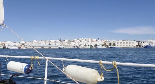 Sur notre droite, l'Espagne