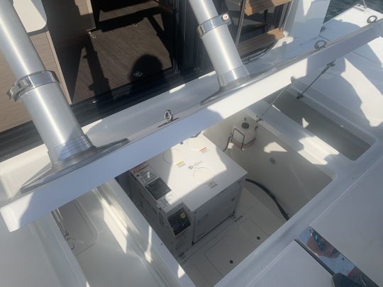 Un grand coffre permet d'installer un stabilisateur ou encore un groupe electrogÃ¨ne