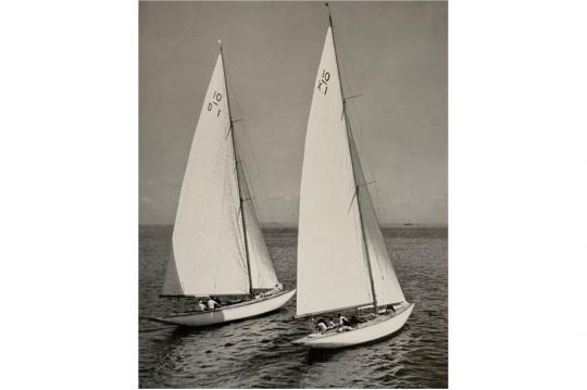 Le 10-Metre JI Braila (10 X .1) et son sistership l e 10-Met re JI Rita V (10 D 1) Â© Royal Danish Yacht Club