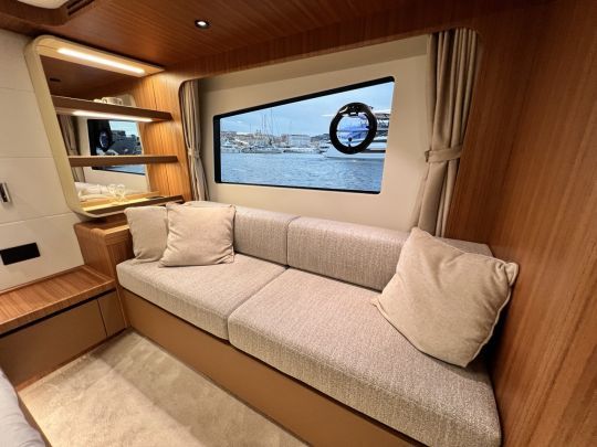 Le Greenline 58 Fly mise sur le confort à bord.