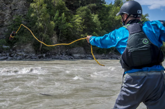 Atelier de formation en eaux vives, Packraft Festival © Mekong